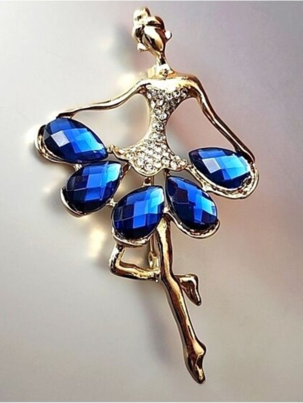 BALLERINA Gemstone and Pearl   Brooch